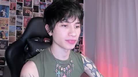 Snapshot of liamelf chatting on 03.05.25 Liam online show from 03.05.25