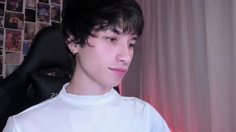 Snapshot of liamelf chatting on 03.08.25 Liam online show from 03.08.25