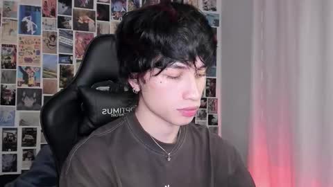 Snapshot of liamelf chatting on 09.21.25 Liam online show from 09.21.25