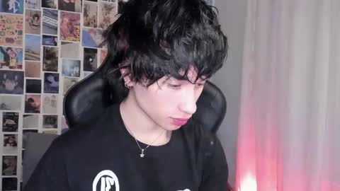 Snapshot of liamelf chatting on 09.24.25 Liam online show from 09.24.25