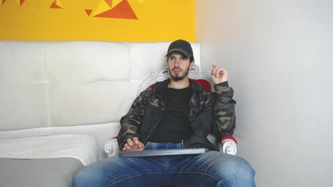 Snapshot of liamluxe chatting on 01.27.25 LiamLuxe online show from 01.27.25