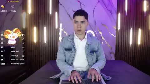 Snapshot of liamnovak chatting on 11.22.25 Liam online show from 11.22.25