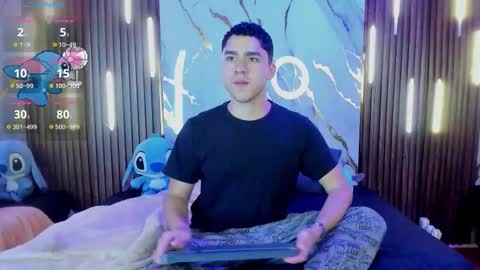 Snapshot of liamnovak chatting on 11.23.25 Liam online show from 11.23.25