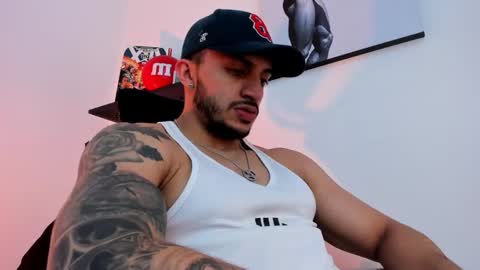 Snapshot of liamreigns_ chatting on 02.25.25 liam online show from 02.25.25