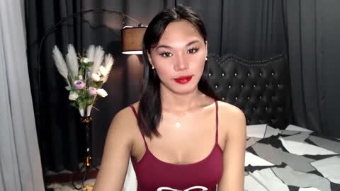 Snapshot of liane_mei chatting on 02.16.25 Liane online show from 02.16.25