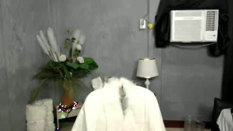 Snapshot of liane_mei chatting on 09.18.25 Liane online show from 09.18.25