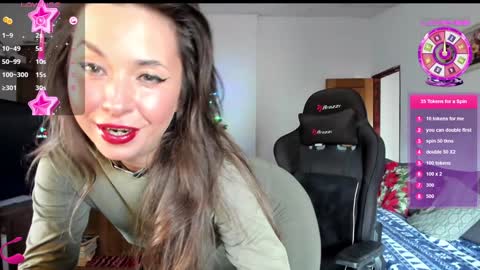 Snapshot of liaquinn chatting on 01.21.25 LiaQuinn online show from 01.21.25