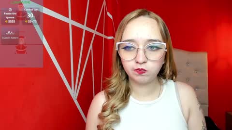 Snapshot of liaroberts1 chatting on 12.20.24 Lia Roberts online show from 12.20.24