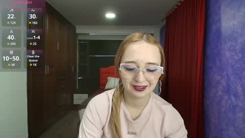 Snapshot of liaroberts1 chatting on 12.28.24 Lia Roberts online show from 12.28.24