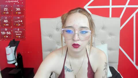 Snapshot of liaroberts1 chatting on 12.29.24 Lia Roberts online show from 12.29.24