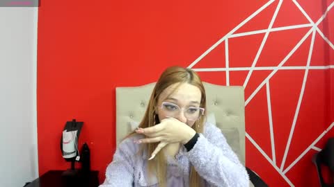 Snapshot of liaroberts1 chatting on 01.13.25 Lia Roberts online show from 01.13.25