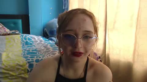 Snapshot of liaroberts1 chatting on 01.28.25 Lia Roberts online show from 01.28.25