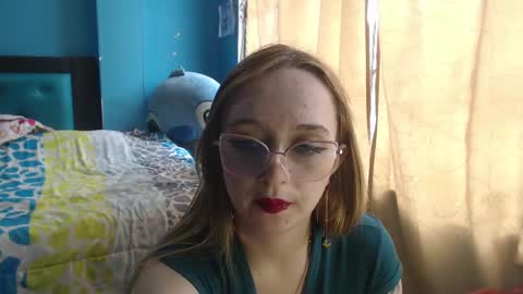 Snapshot of liaroberts1 chatting on 02.01.25 Lia Roberts online show from 02.01.25