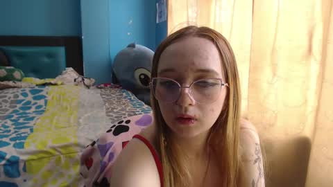 Snapshot of liaroberts1 chatting on 02.07.25 Lia Roberts online show from 02.07.25