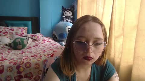 Snapshot of liaroberts1 chatting on 03.04.25 Lia Roberts online show from 03.04.25