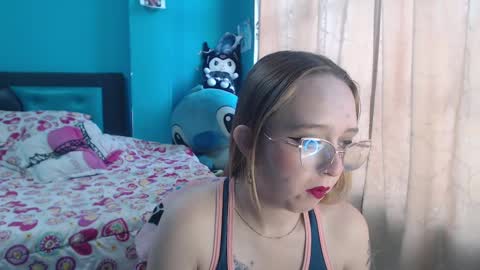 Snapshot of liaroberts1 chatting on 03.08.25 Lia Roberts online show from 03.08.25