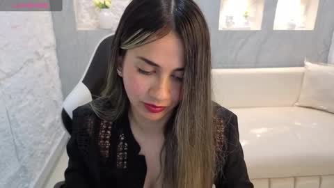 Snapshot of liat_white_tx chatting on 10.02.25 Online 800 to 1400 online show from 10.02.25