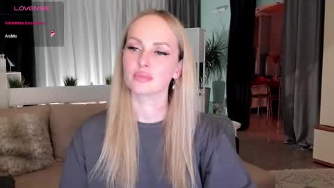 Snapshot of libby_nora chatting on 12.11.24 Libby online show from 12.11.24