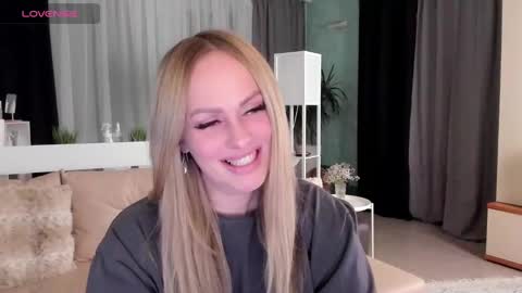 Snapshot of libby_nora chatting on 01.21.25 Libby online show from 01.21.25