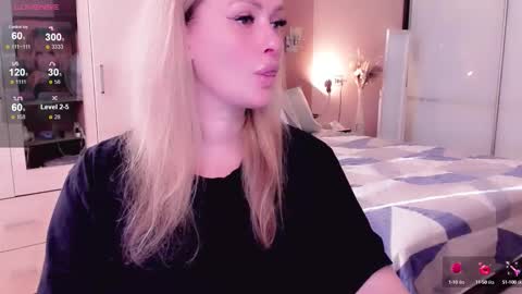 Snapshot of libby_nora chatting on 09.28.25 Libby online show from 09.28.25