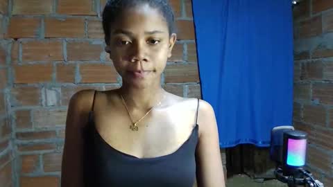 Snapshot of liciiacute chatting on 12.02.25 lucia online show from 12.02.25