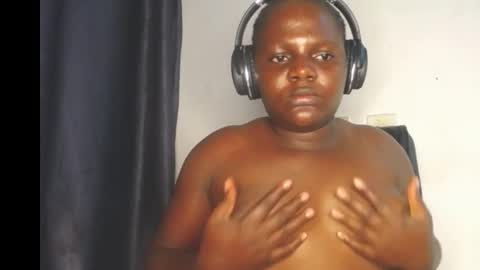 Snapshot of lick_pussyjuice chatting on 11.16.25 kimani online show from 11.16.25