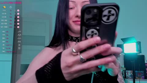 Snapshot of lightlove_iam chatting on 12.13.24 Bembi online show from 12.13.24