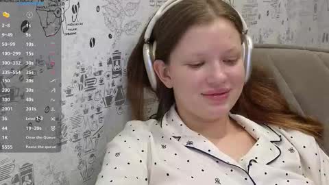Snapshot of like_sun chatting on 10.19.25 Call me Anna online show from 10.19.25