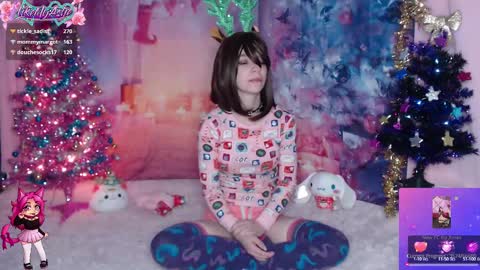Snapshot of likemyashe chatting on 12.24.24 LikeMyAshe online show from 12.24.24
