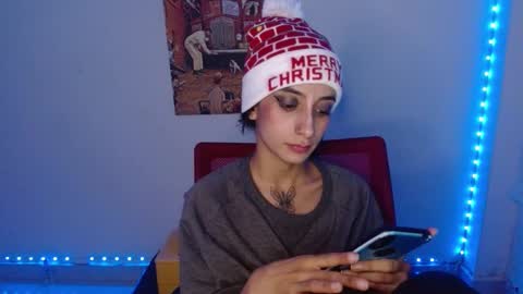 Snapshot of lil_lisaa chatting on 12.17.24 Lisaa online show from 12.17.24