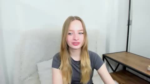 Snapshot of liladesire chatting on 01.24.25 LiliaDesire online show from 01.24.25