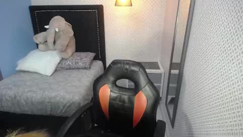 Snapshot of lilafave chatting on 03.03.25 Dove online show from 03.03.25