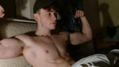 Snapshot of lilbearxxxx chatting on 02.16.25 lilbearxxxx online show from 02.16.25