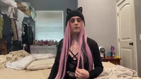 Snapshot of lilbimbo420 chatting on 11.17.25 Kristin online show from 11.17.25