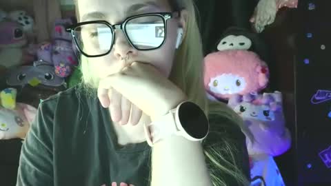 Snapshot of lilemmy1999 chatting on 02.11.25 emily ryanson online show from 02.11.25