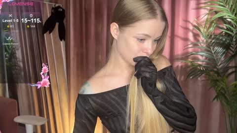 Lili online show from 09.15.25