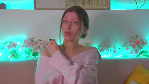 Mia online show from 02.18.25