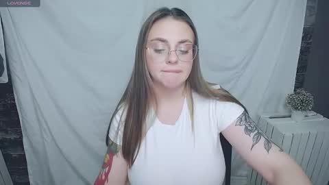 Snapshot of liliaterenzi_ chatting on 01.25.25 Lilia online show from 01.25.25