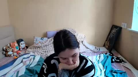 Snapshot of liliawoolf chatting on 10.15.25 liliawoolf online show from 10.15.25