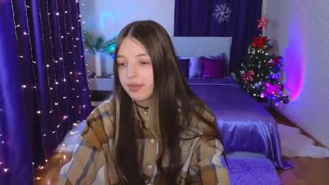 Lili Bakery online show from 12.23.24