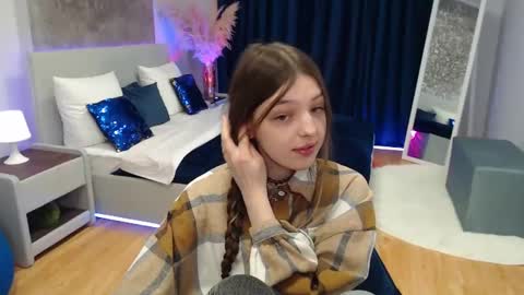 Lili Bakery online show from 01.25.25