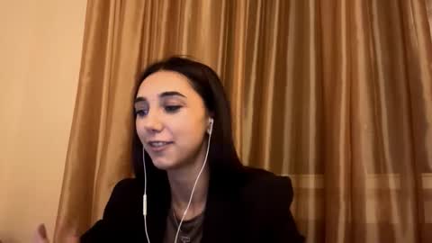 Snapshot of lilihalvorsen chatting on 09.22.25 Lina online show from 09.22.25