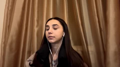 Snapshot of lilihalvorsen chatting on 09.30.25 Lina online show from 09.30.25