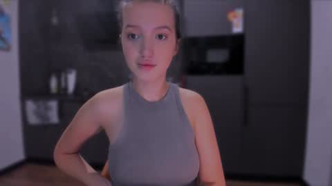 Snapshot of lililaluna chatting on 12.28.24             ...  online show from 12.28.24