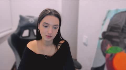 Snapshot of lililaluna chatting on 01.14.25             ...  online show from 01.14.25