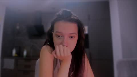 Snapshot of lililaluna chatting on 01.17.25             ...  online show from 01.17.25