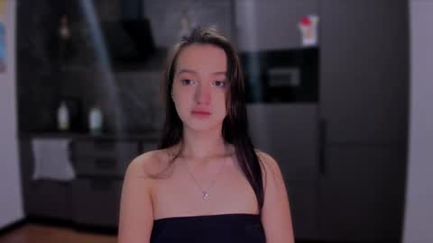 Snapshot of lililaluna chatting on 02.14.25             ...  online show from 02.14.25