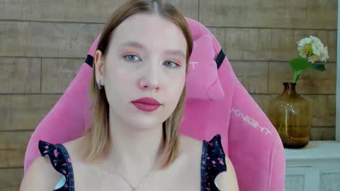 LiliLinn online show from 10.21.25