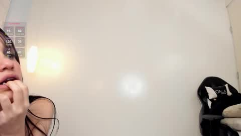 Snapshot of lilily_lv chatting on 09.27.25 Lilly online show from 09.27.25