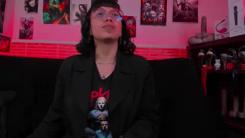 Snapshot of lilith_deveraux_ chatting on 09.11.25 MISTRESS LILITH online show from 09.11.25